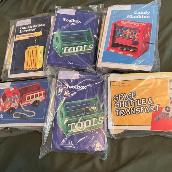 Annie's Young Woodworker Kits - Lot of 6 Packs - Picture 1 of 5